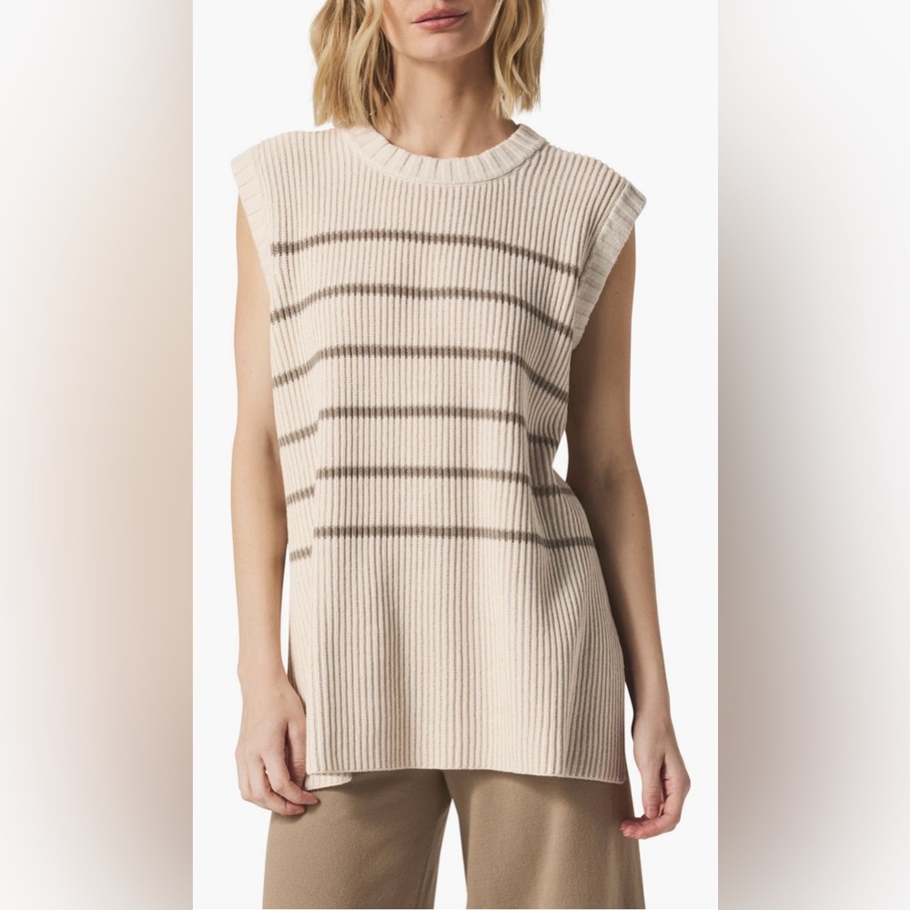 Splendid x@cellajaneblog
Stripe Tunic Sweater Vest